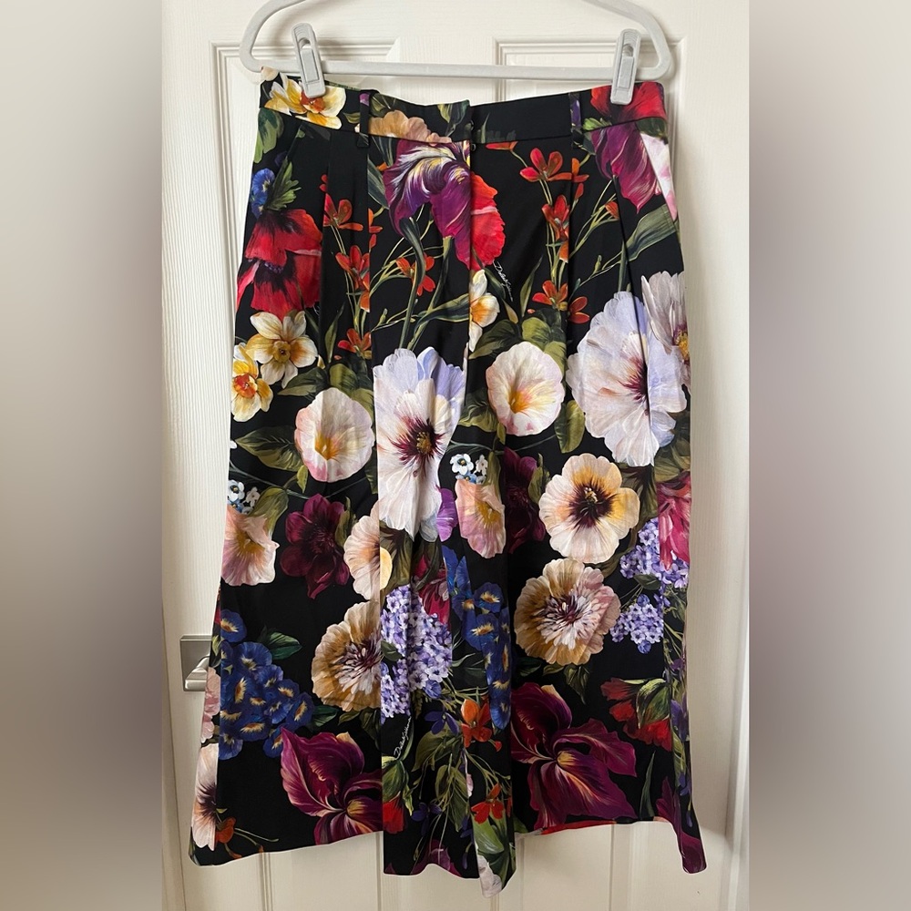 *New with tags* Dolce & Gabbana Floral wide leg trousers Size 48
